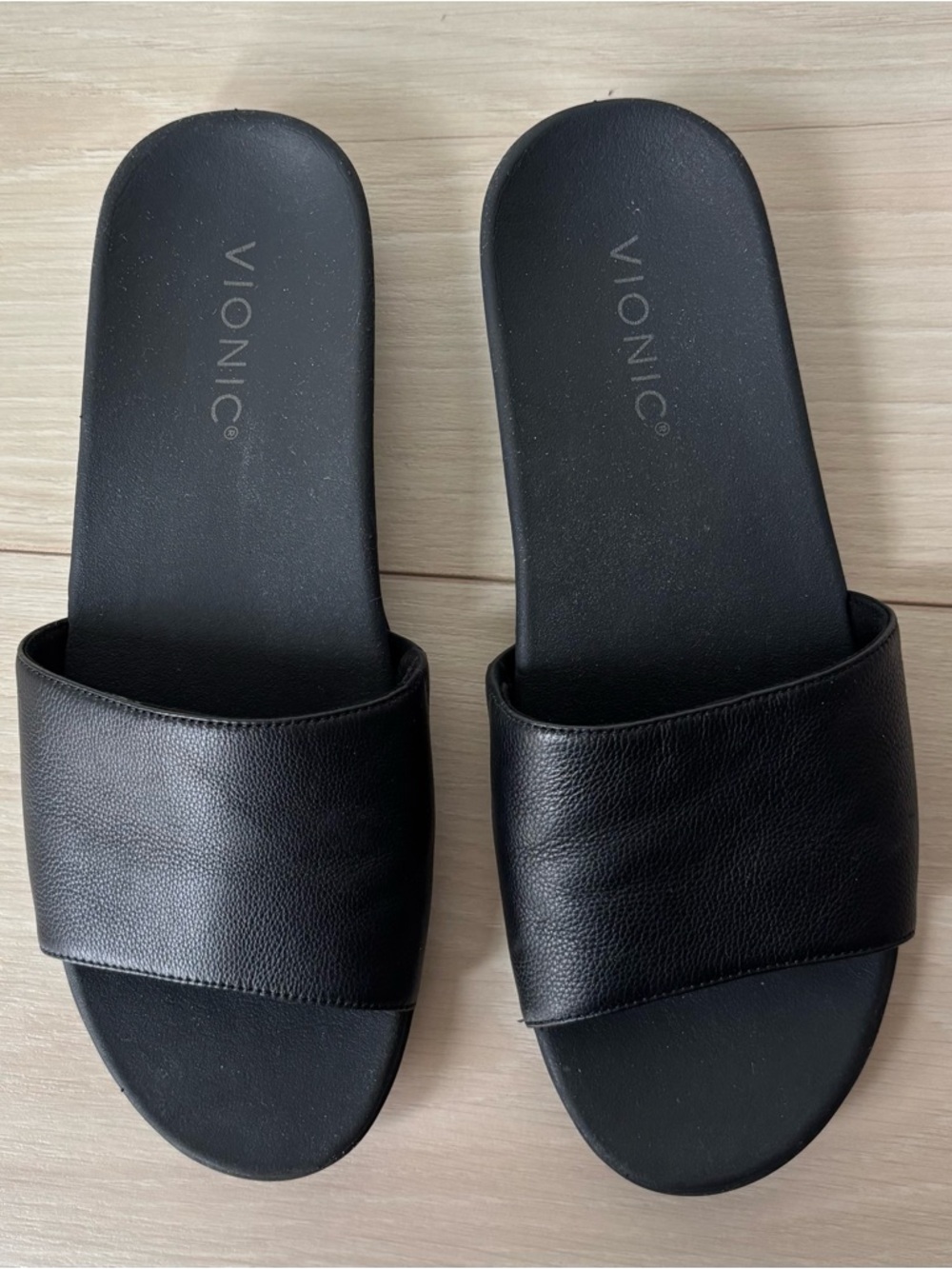 Vionic Black Wide-Band Slide Sandals